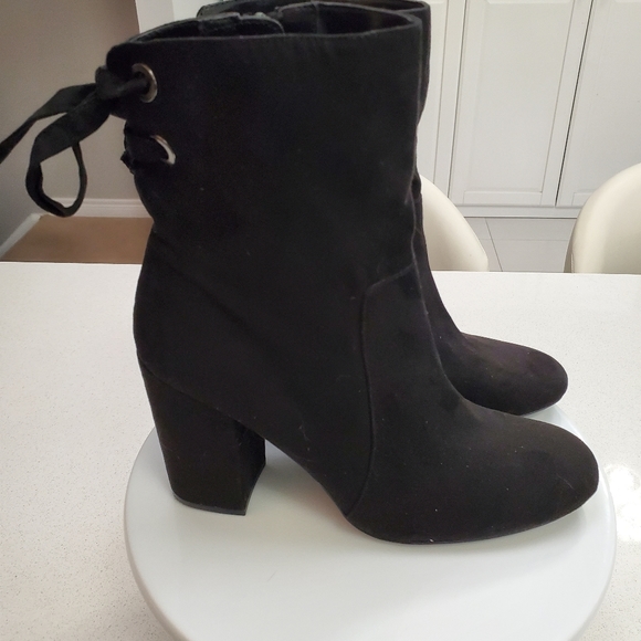 Nine West Black Suede Ankle Boots -Size 10 - Picture 2 of 7
